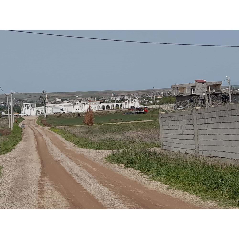 KOPERATİF MAH. ÇETİN ALENGE DÜĞÜN SALONU KARŞISI SATILIK ARSA